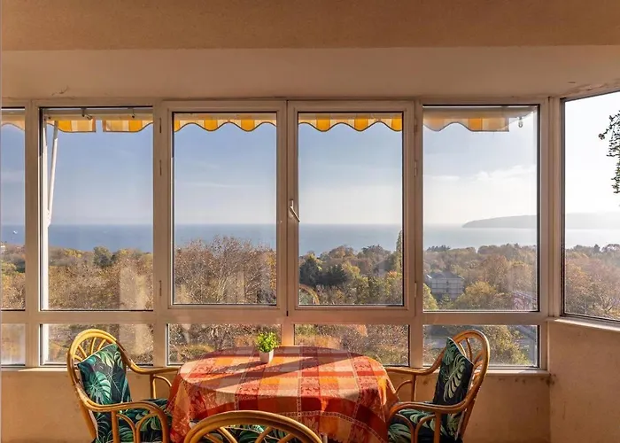 Apartment Above The Sea Wake Up Over Blue Horizon