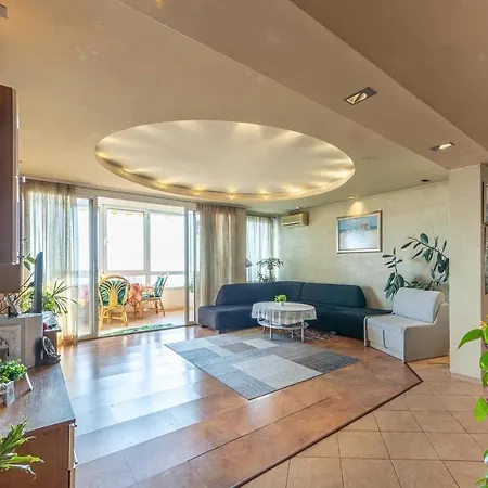 Above The Sea Wake Up Over Blue Horizon Apartment *